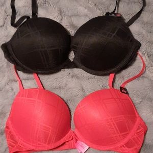 2 lasenza bras 32B new with tags never worn
